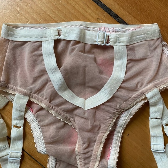 SOLD Solstice Intimates Floral Set - Picture 3 of 6